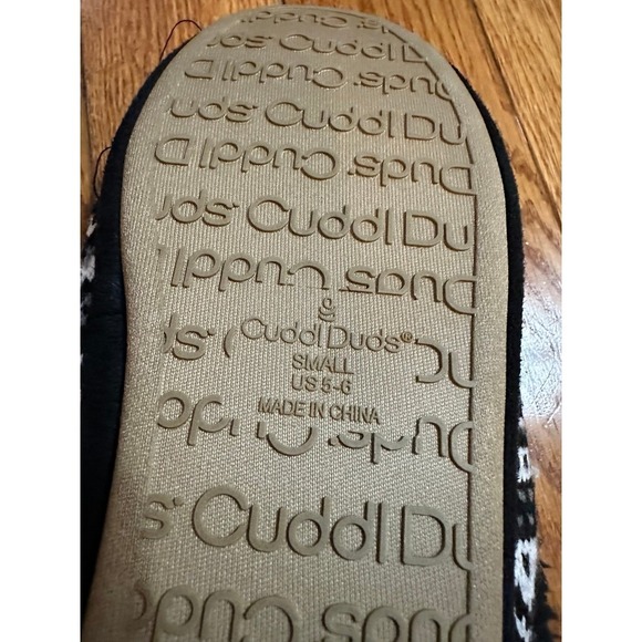 New Cuddle Duds Homgreen Women's Memory Foam House Slippers Sweater Knit Embroid - Picture 8 of 9